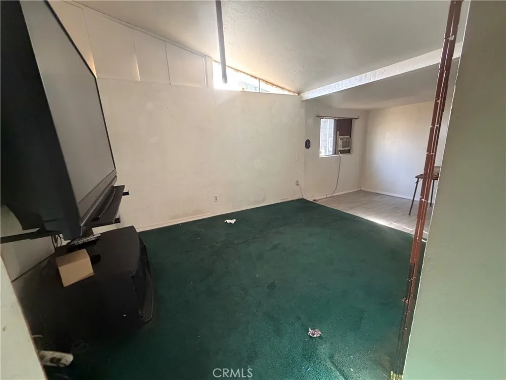 3405 E Harding Long Beach, CA 90805