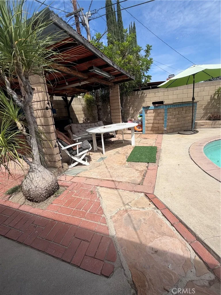 3405 E Harding Long Beach, CA 90805