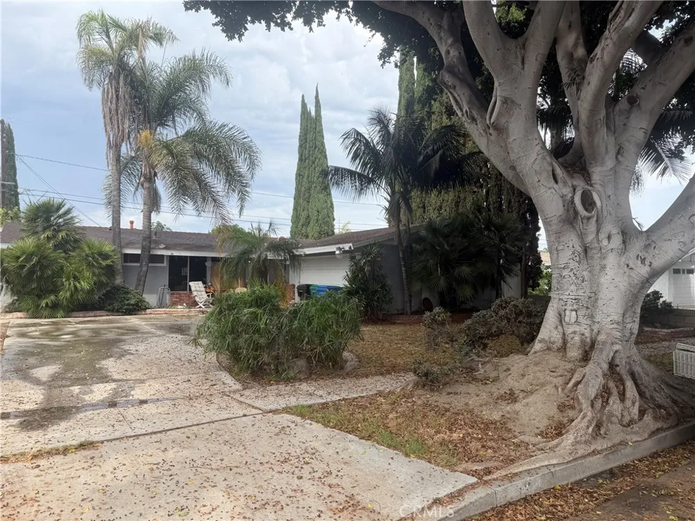 3405 E Harding Long Beach, CA 90805