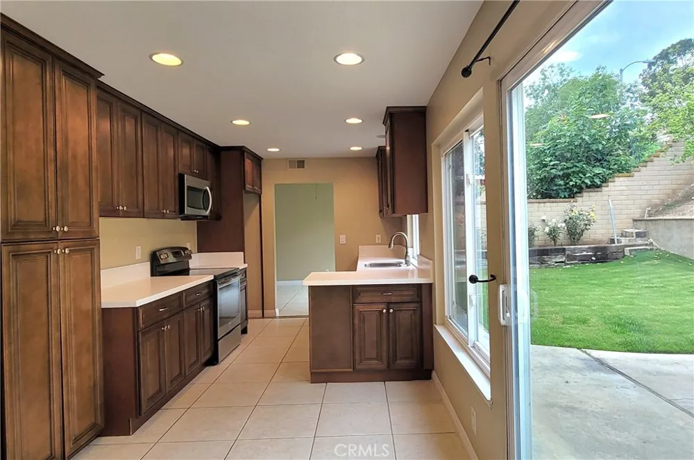 25831 Chapel Hill Drive Lake Forest, CA 92630