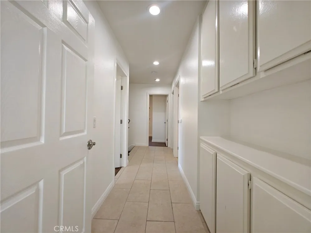 25831 Chapel Hill Drive Lake Forest, CA 92630