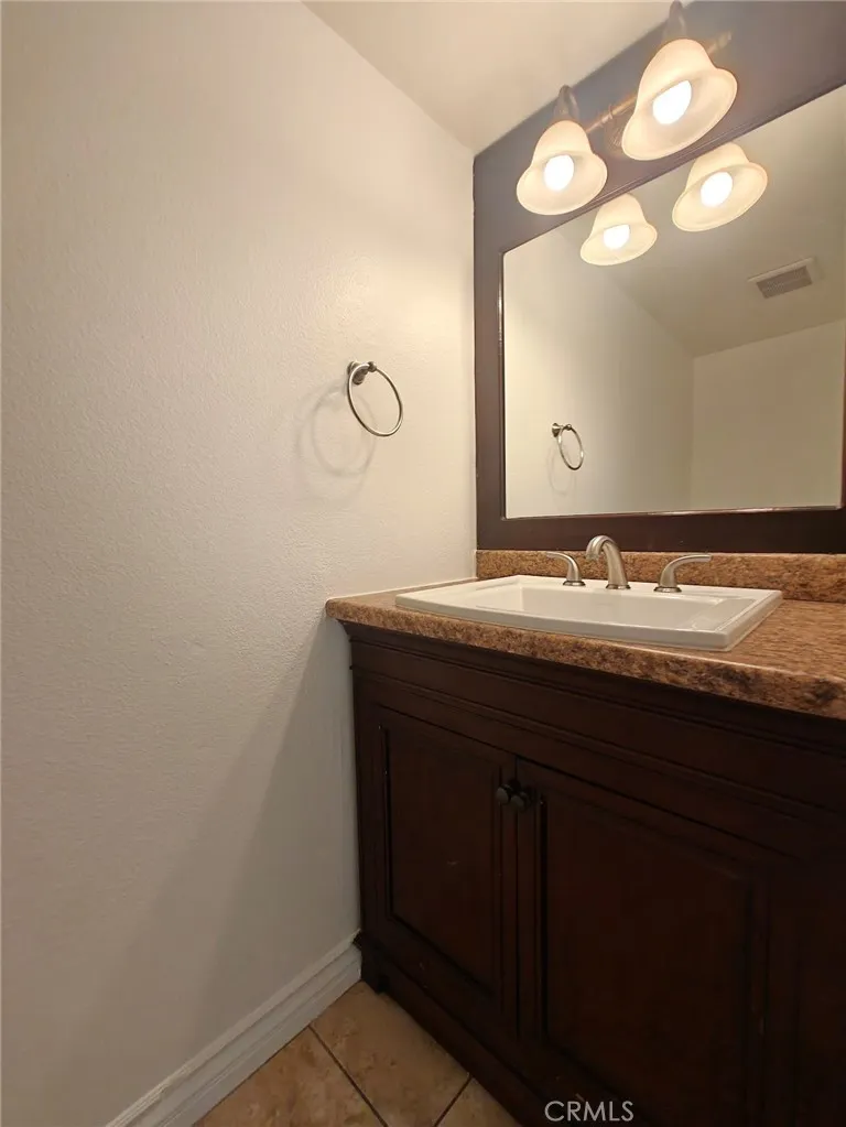 25831 Chapel Hill Drive Lake Forest, CA 92630