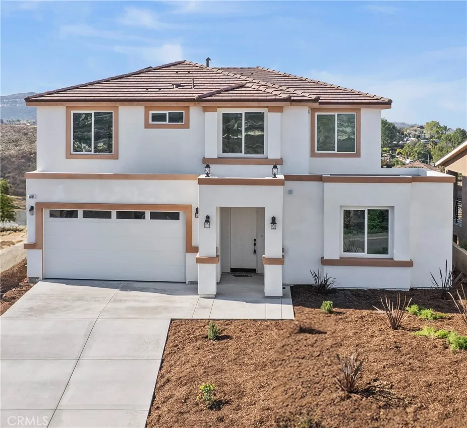 16765 La Bella Villa Riverside, CA 92503