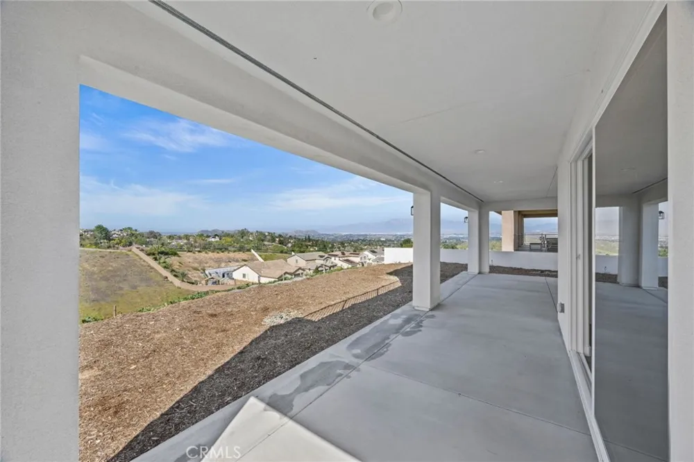 16765 La Bella Villa Riverside, CA 92503