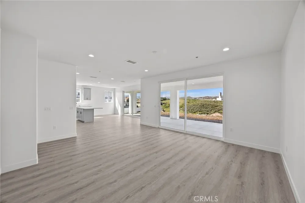 16765 La Bella Villa Riverside, CA 92503
