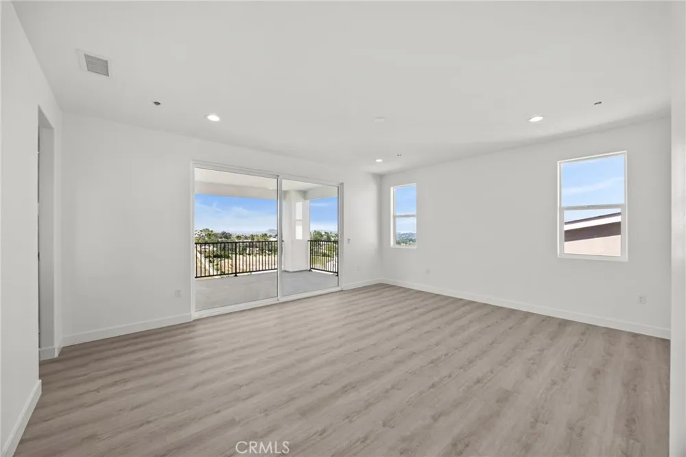 16765 La Bella Villa Riverside, CA 92503