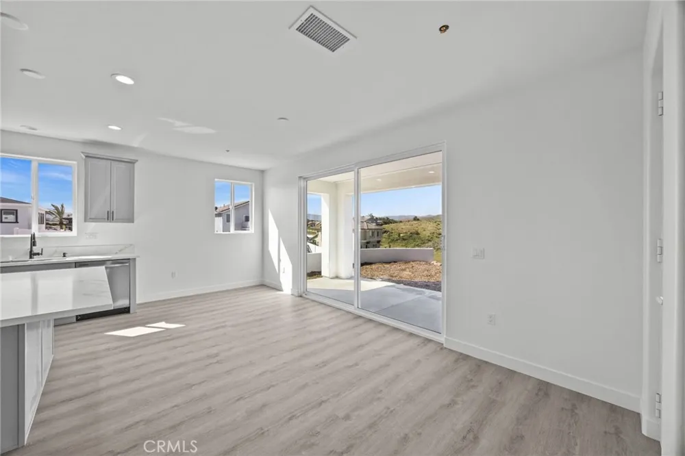 16765 La Bella Villa Riverside, CA 92503