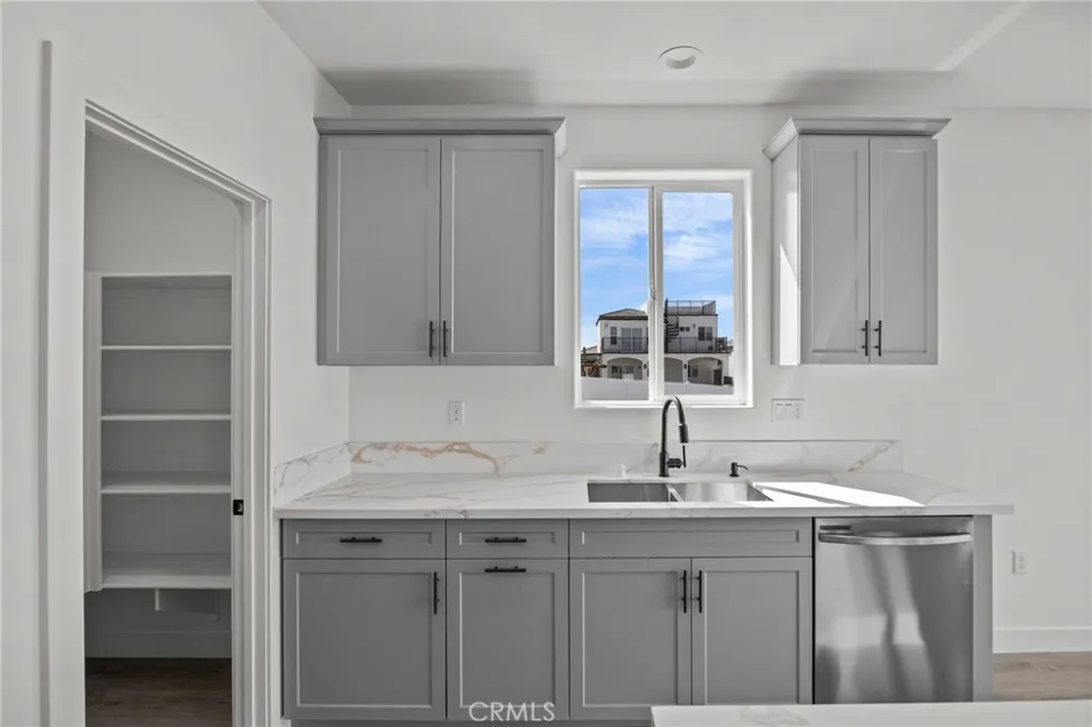 16765 La Bella Villa Riverside, CA 92503