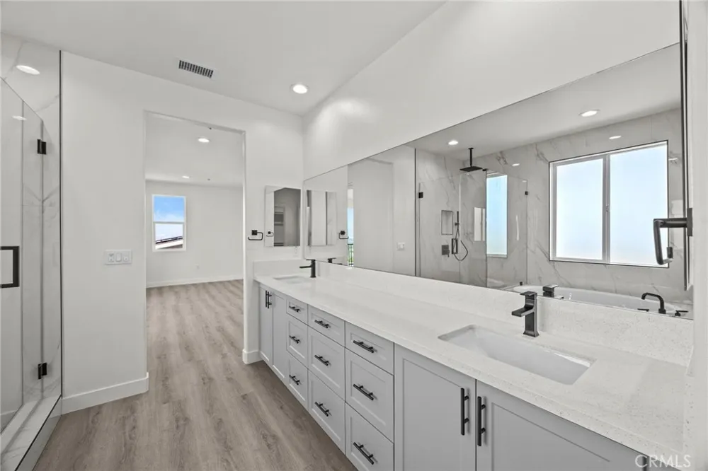 16765 La Bella Villa Riverside, CA 92503