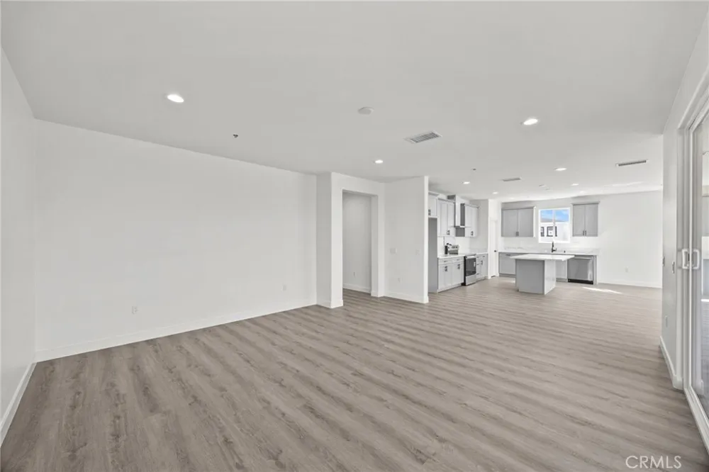 16765 La Bella Villa Riverside, CA 92503