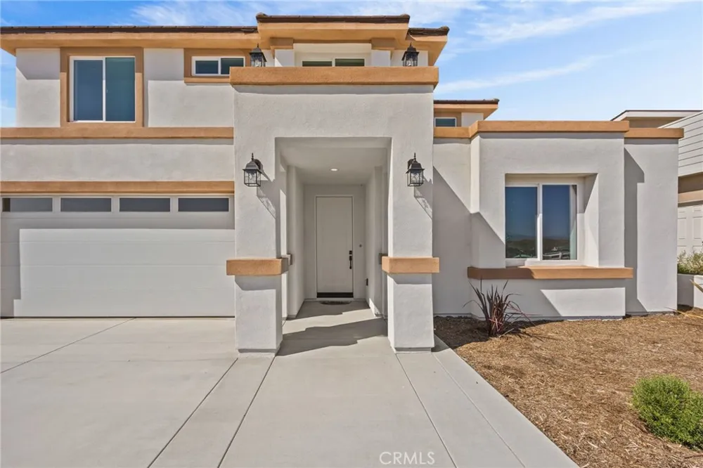 16765 La Bella Villa Riverside, CA 92503