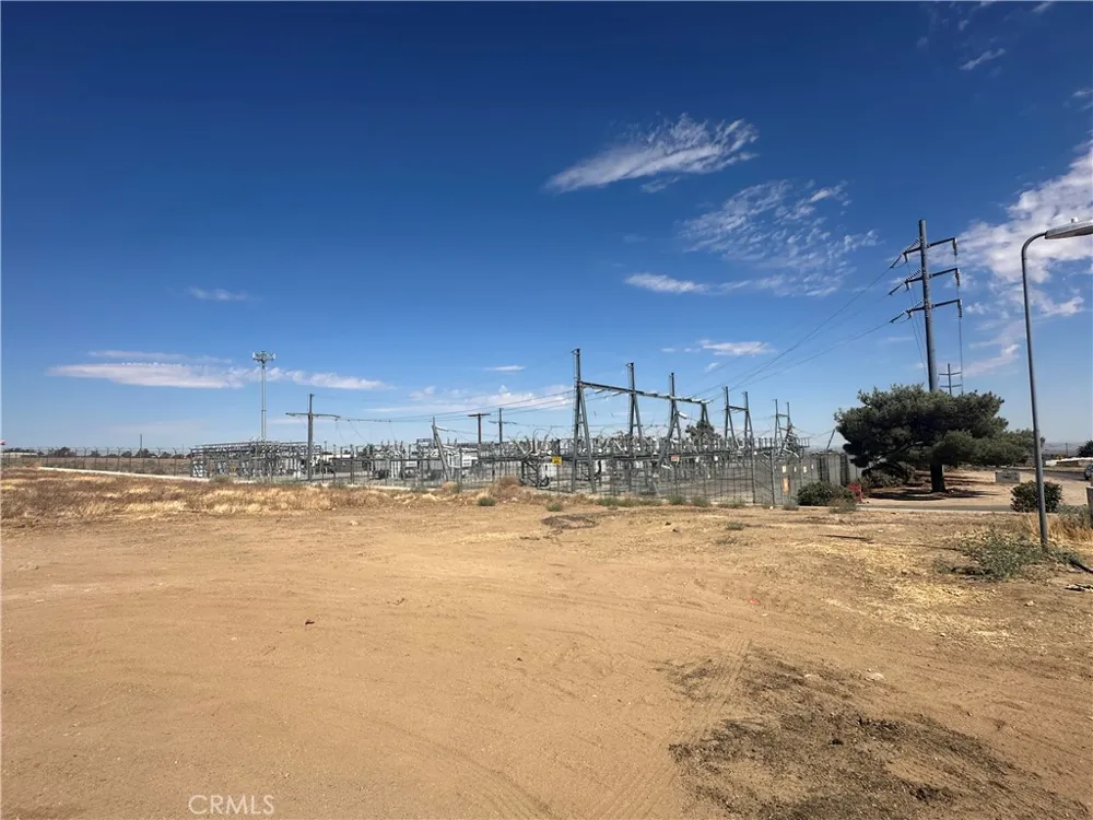9428 JOHNSON RD Phelan, CA 92371
