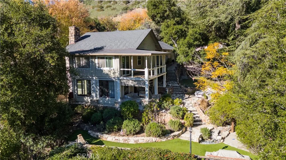 2305 Sugarloaf Agoura, CA 91301