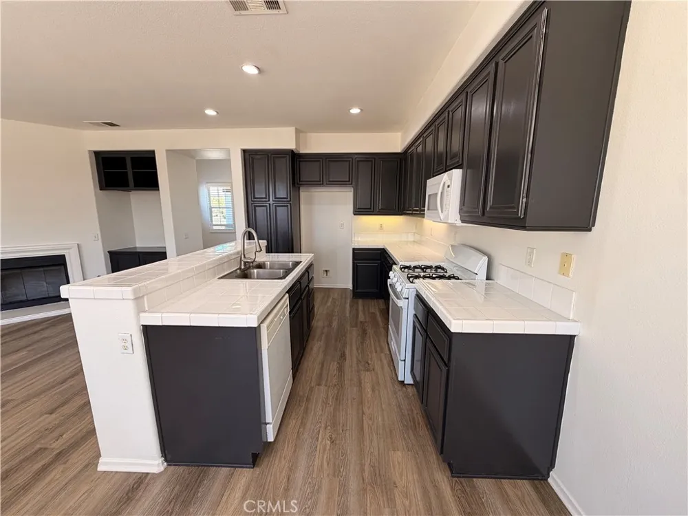 116 Fox Trotter San Jacinto, CA 92582