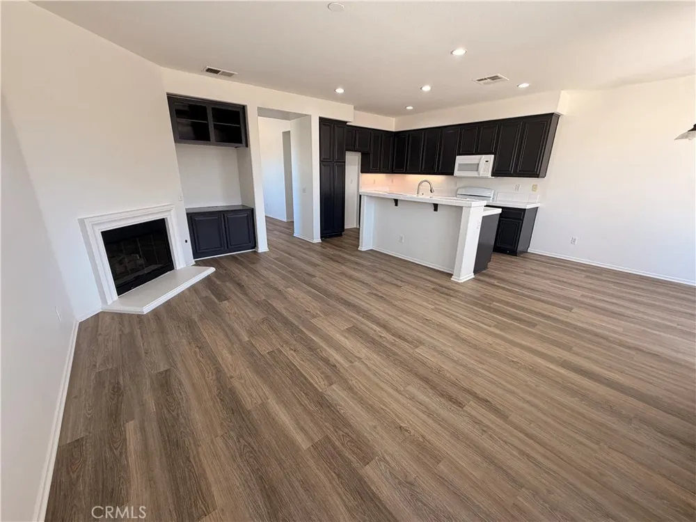 116 Fox Trotter San Jacinto, CA 92582