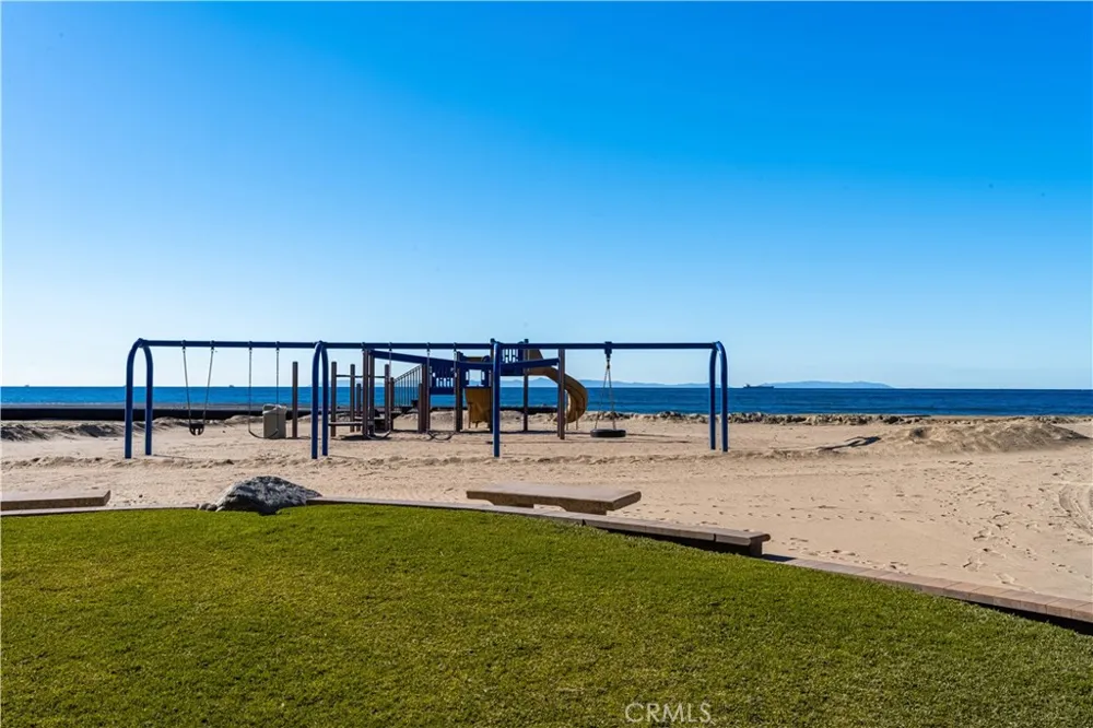 68 Surfside Avenue Surfside, CA 90740