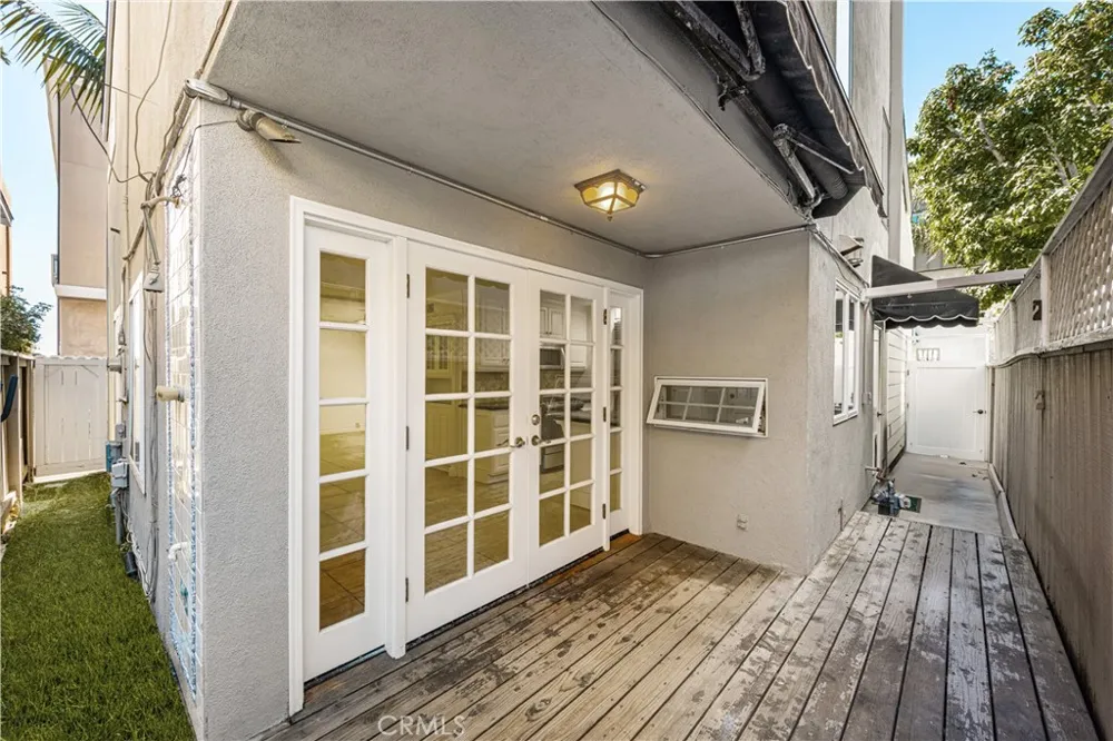68 Surfside Avenue Surfside, CA 90740