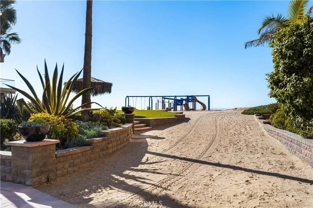 68 Surfside Avenue Surfside, CA 90740