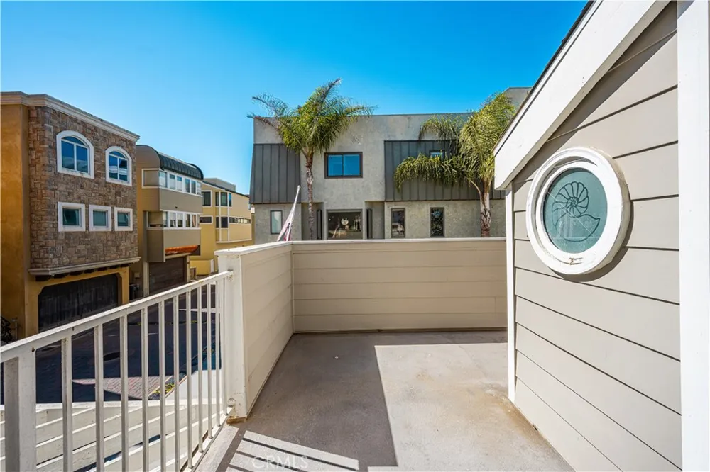 68 Surfside Avenue Surfside, CA 90740
