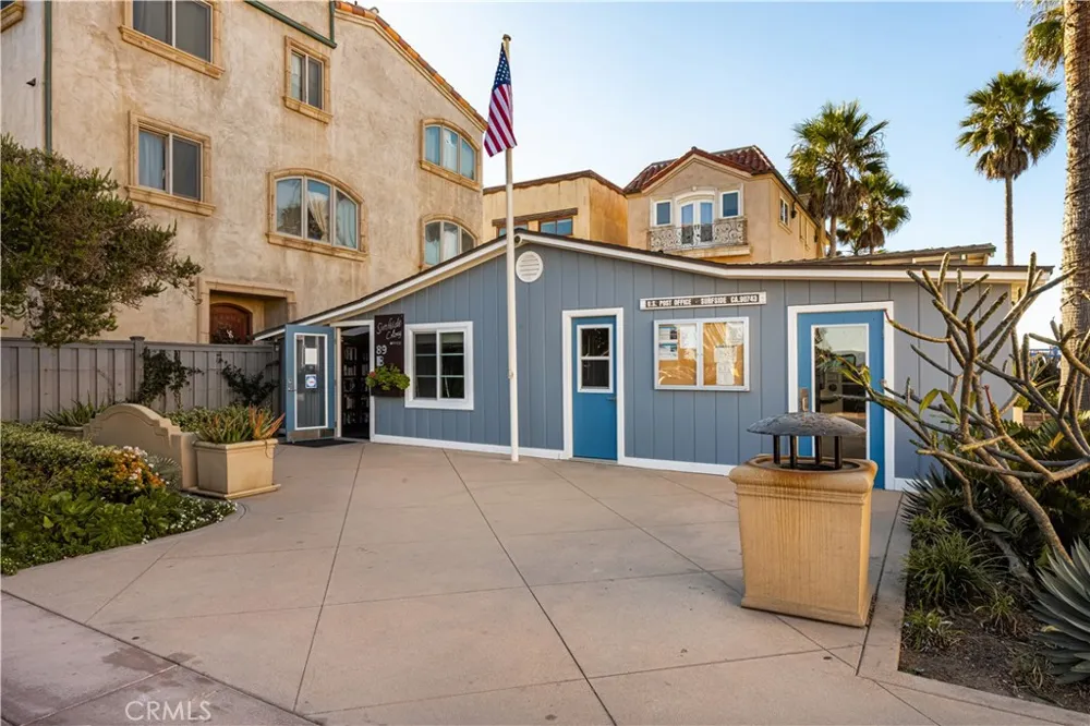 68 Surfside Avenue Surfside, CA 90740