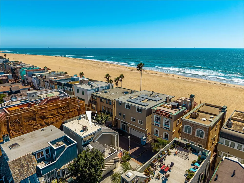 68 Surfside Avenue Surfside, CA 90740