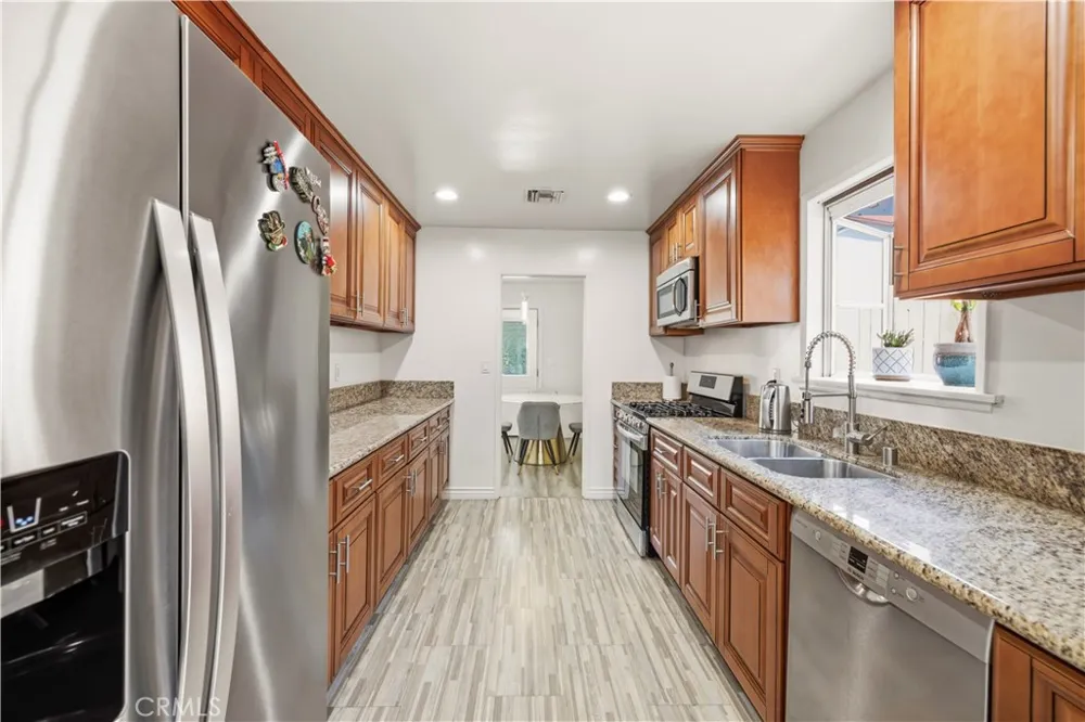 11201 Petit Avenue Los Angeles, CA 91344