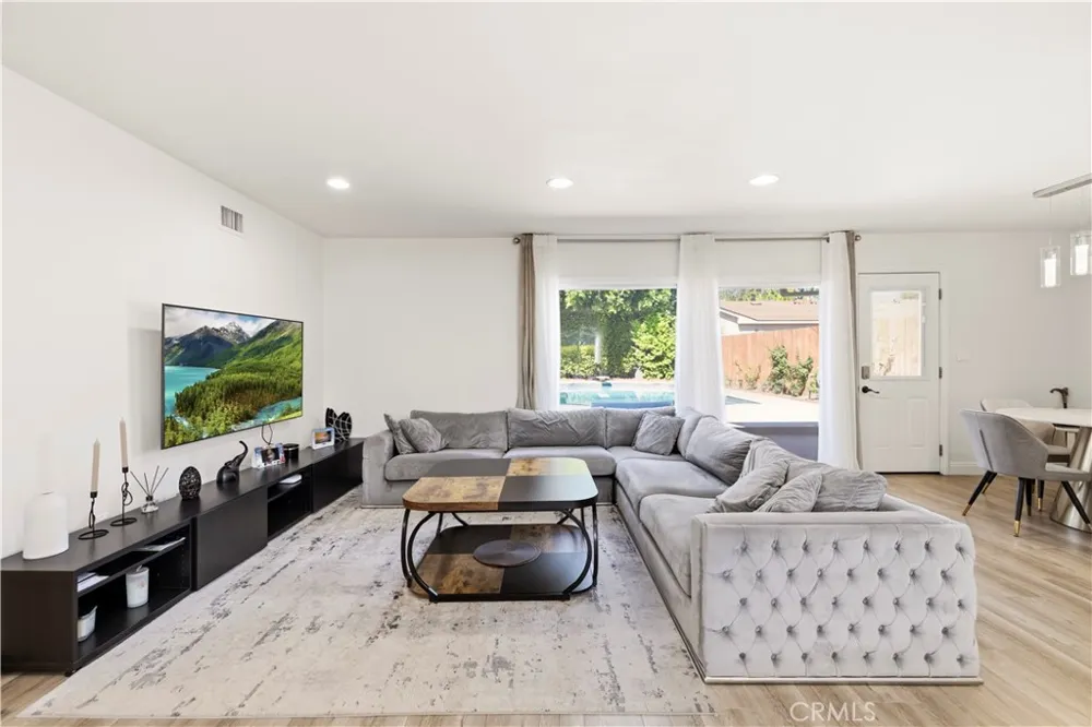 11201 Petit Avenue Los Angeles, CA 91344