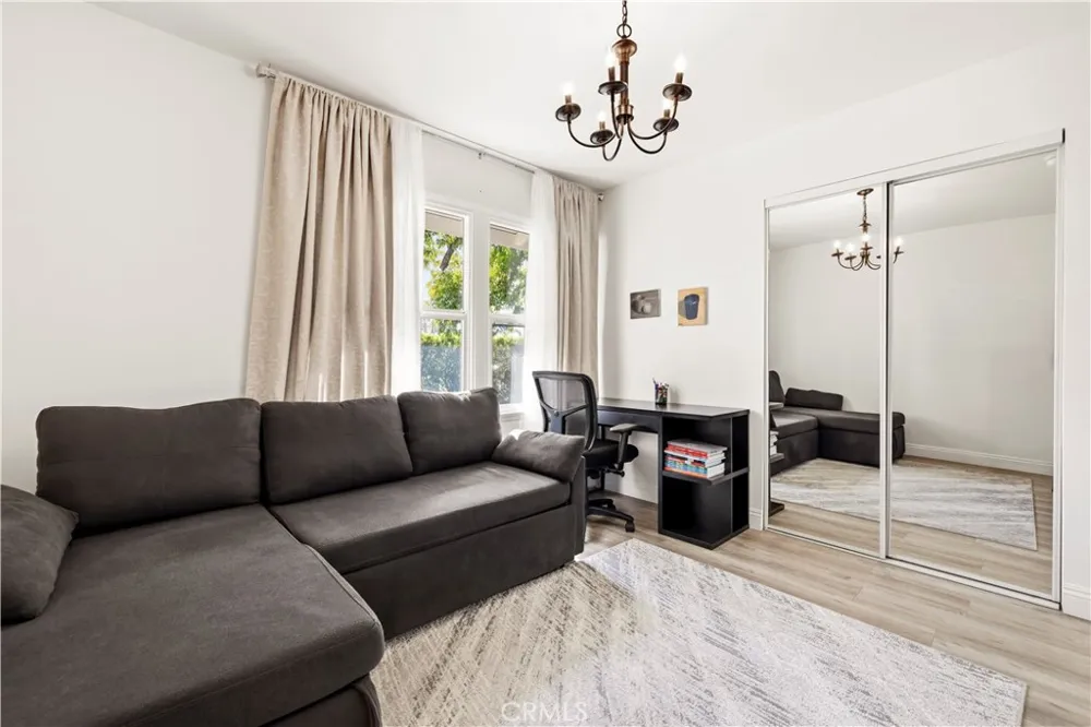 11201 Petit Avenue Los Angeles, CA 91344