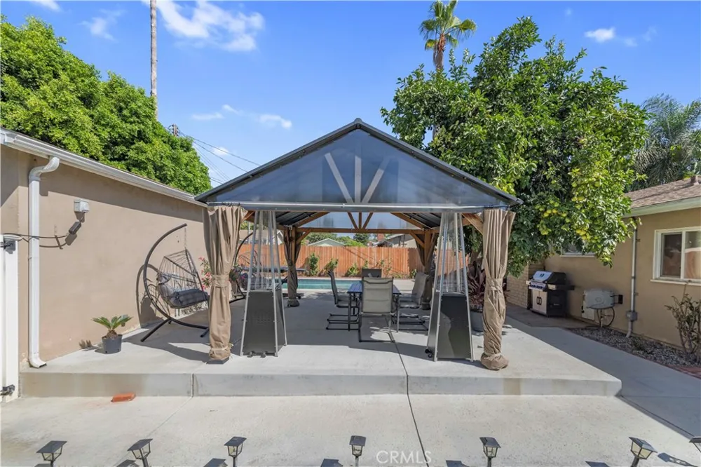 11201 Petit Avenue Los Angeles, CA 91344