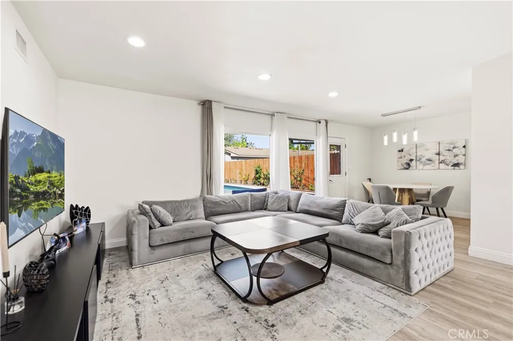 11201 Petit Avenue Los Angeles, CA 91344
