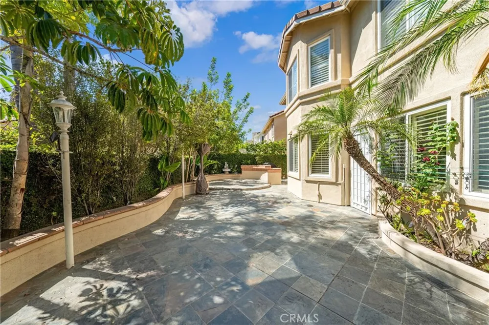 16 Faith Irvine, CA 92612