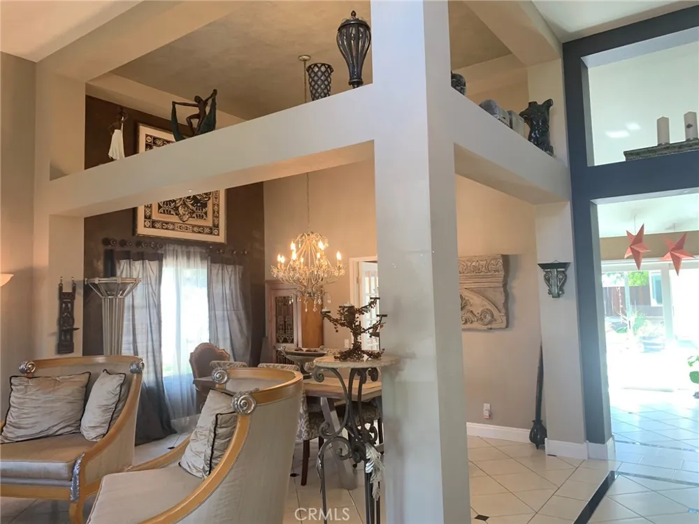 21942 Midcrest Lake Forest, CA 92630