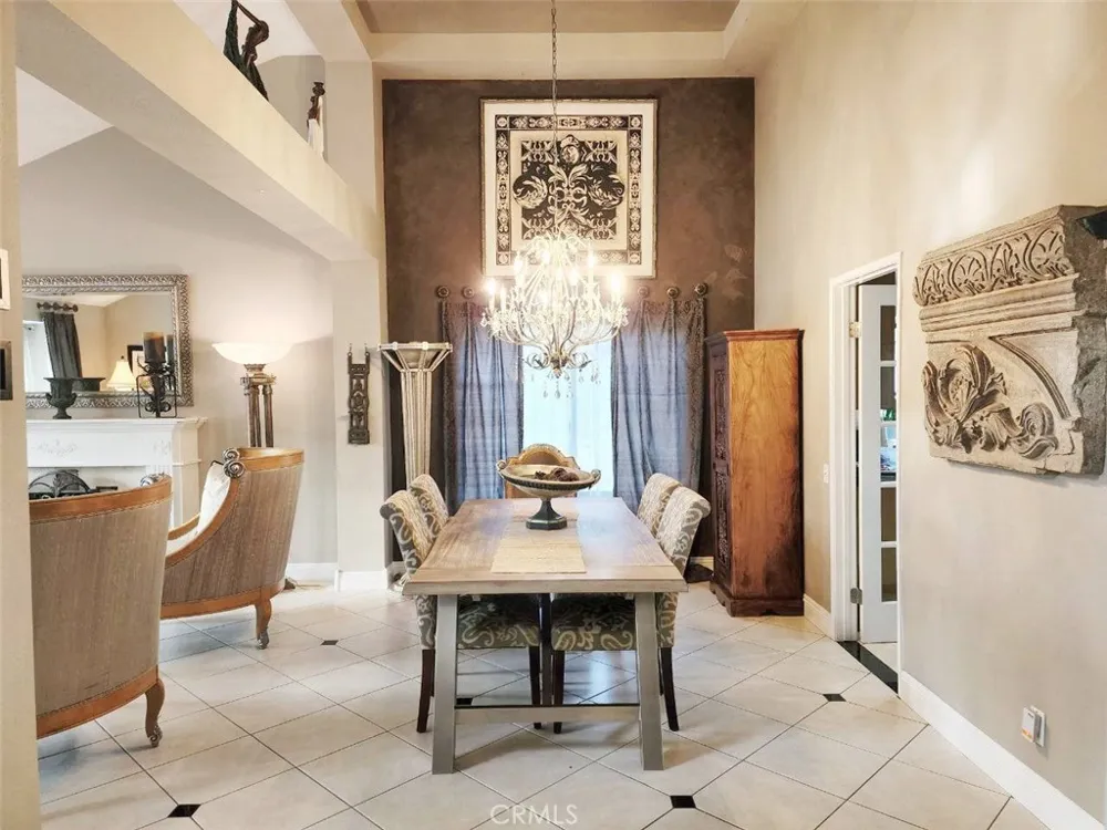 21942 Midcrest Lake Forest, CA 92630