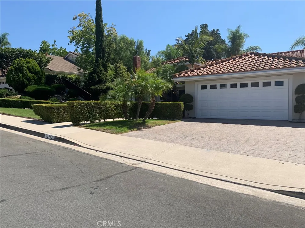 21942 Midcrest Lake Forest, CA 92630