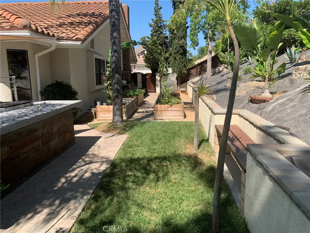 21942 Midcrest Lake Forest, CA 92630