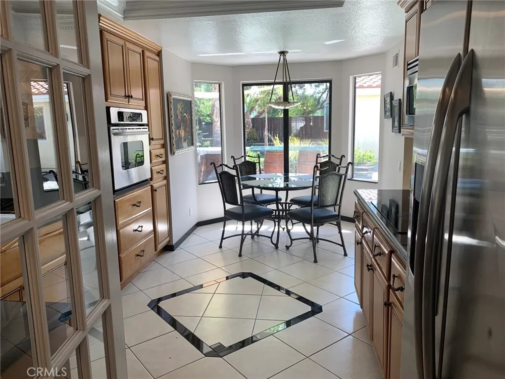 21942 Midcrest Lake Forest, CA 92630