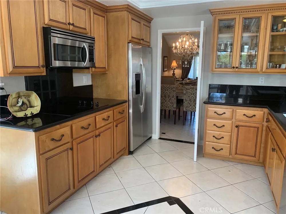 21942 Midcrest Lake Forest, CA 92630