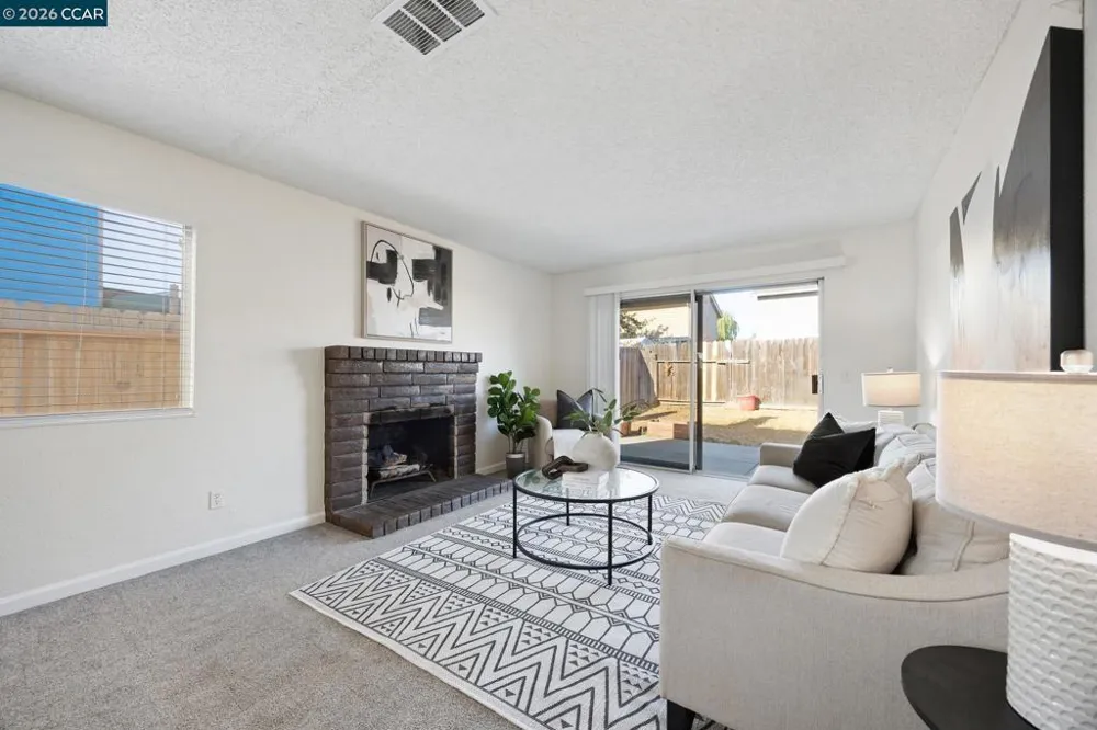 1012 Humphrey Dr Suisun City, CA 94585