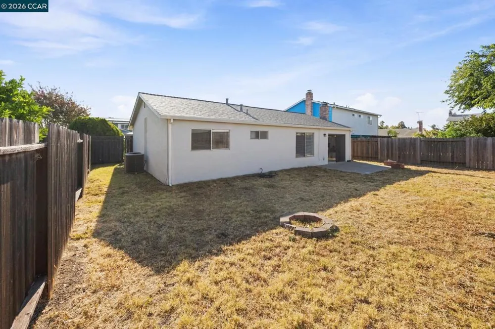 1012 Humphrey Dr Suisun City, CA 94585
