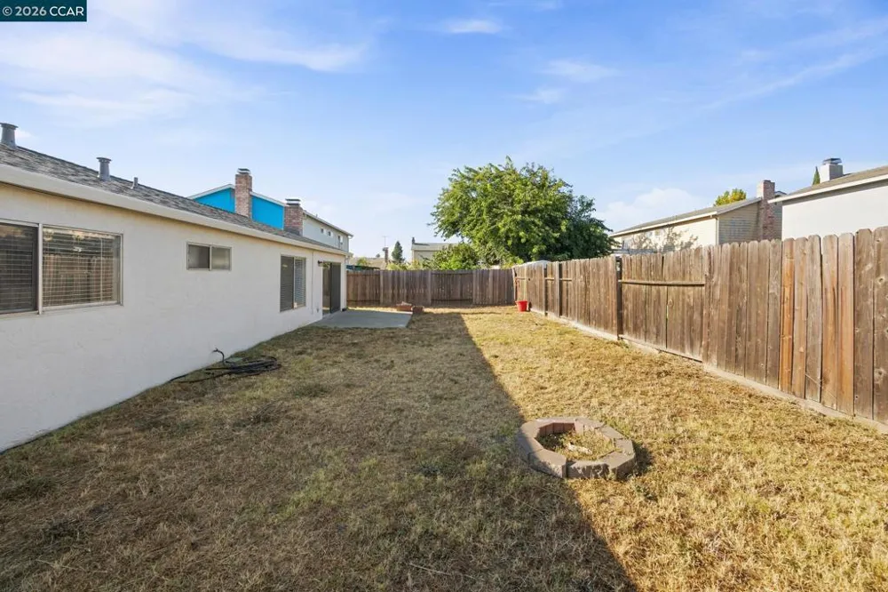 1012 Humphrey Dr Suisun City, CA 94585