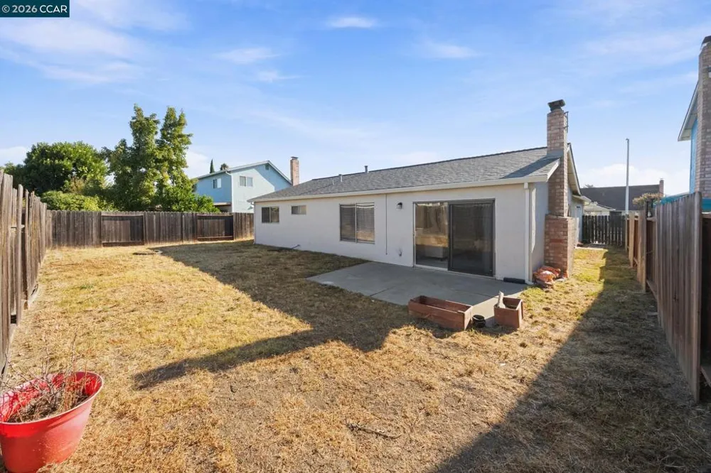 1012 Humphrey Dr Suisun City, CA 94585