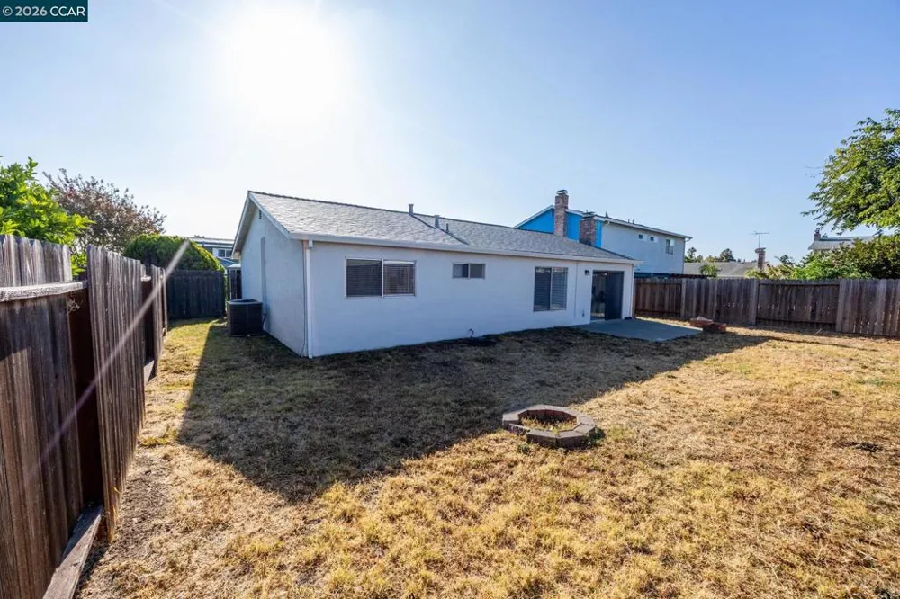 1012 Humphrey Dr Suisun City, CA 94585