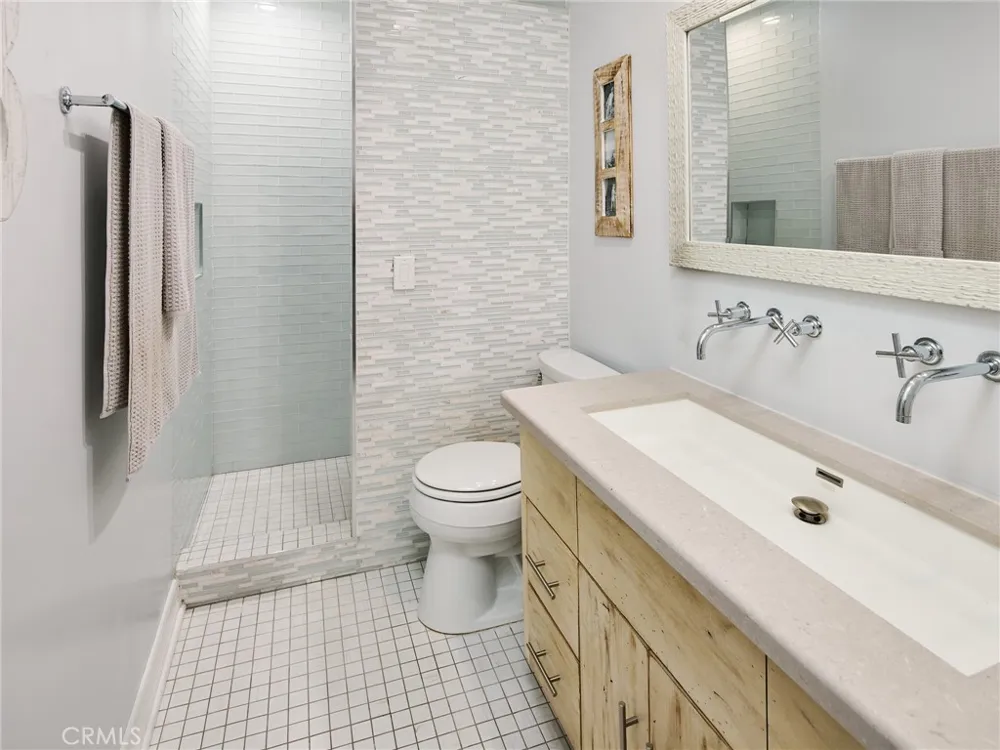 1005 E Walnut El Segundo, CA 90245