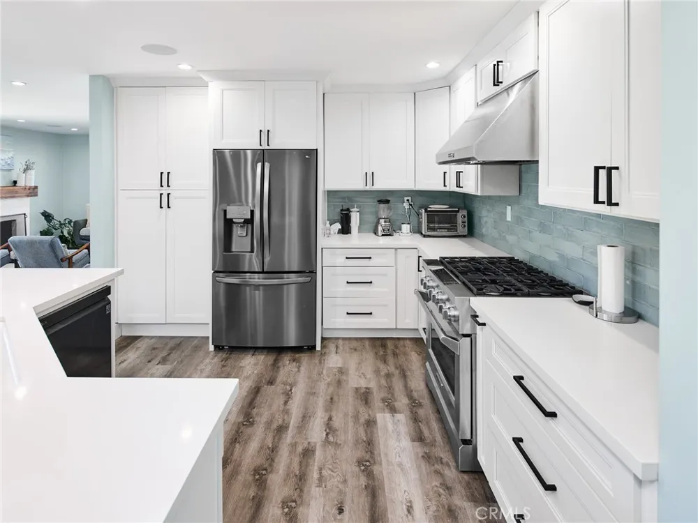 1005 E Walnut El Segundo, CA 90245