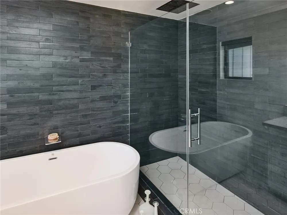 1005 E Walnut El Segundo, CA 90245