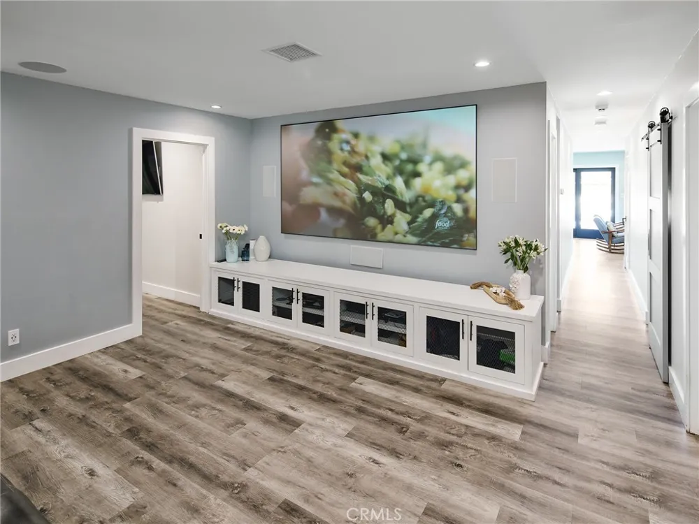 1005 E Walnut El Segundo, CA 90245