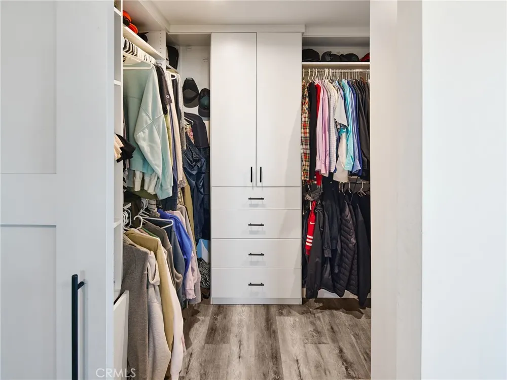 1005 E Walnut El Segundo, CA 90245