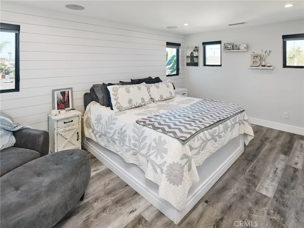 1005 E Walnut El Segundo, CA 90245
