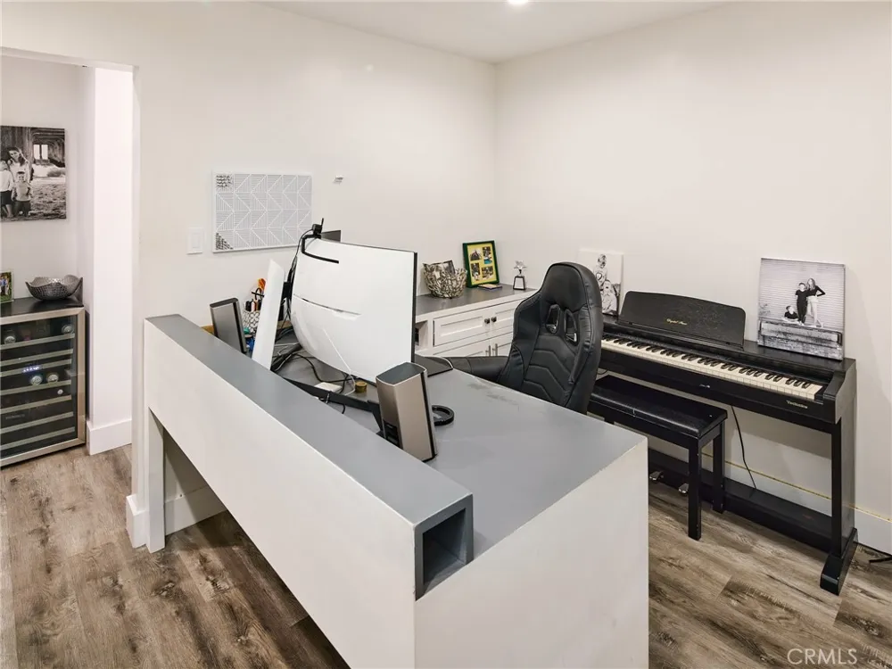 1005 E Walnut El Segundo, CA 90245