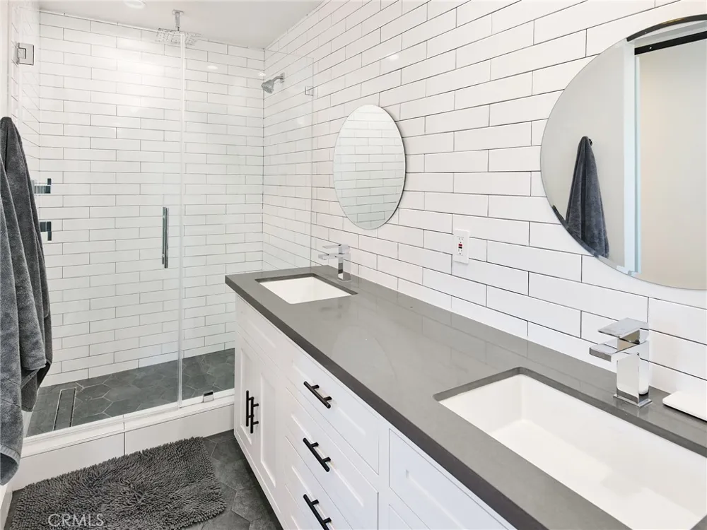 1005 E Walnut El Segundo, CA 90245